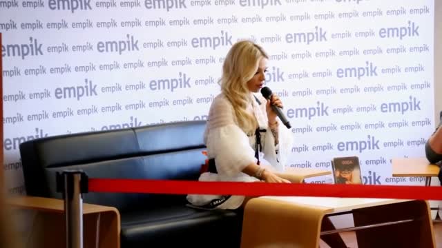 Doda na podpisywaniu pyt dvd w warszawskim Empiku 12.05.2017