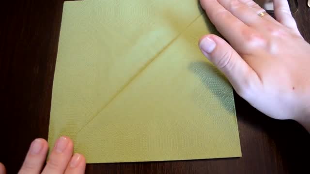 Składanie serwetek - kieszonka na sztućce