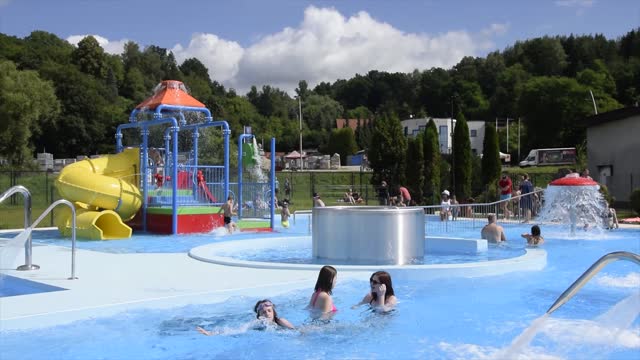 Otwarcie basenu nad Łubinką w Nowym Sączu