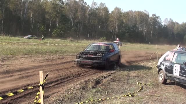 Wyścigi wraków samochodowych na Parszywa 2014